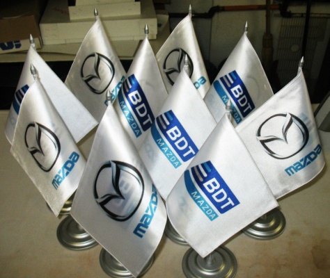 Флаги с брендами автомобилей