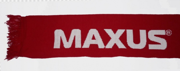Вязаные шарфы с логотипом