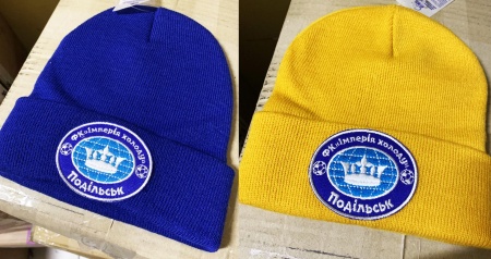 Вязаные шапки с логотипом для продвижения компании