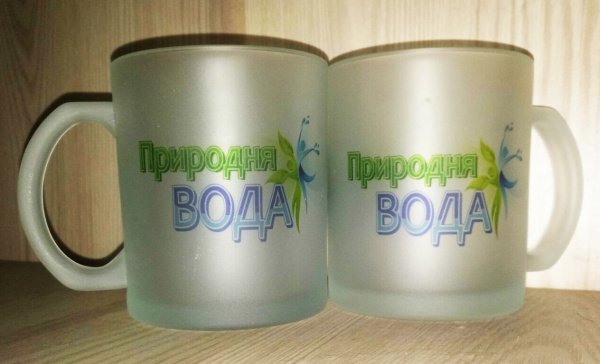 Матовы чашки с цветным логотипом