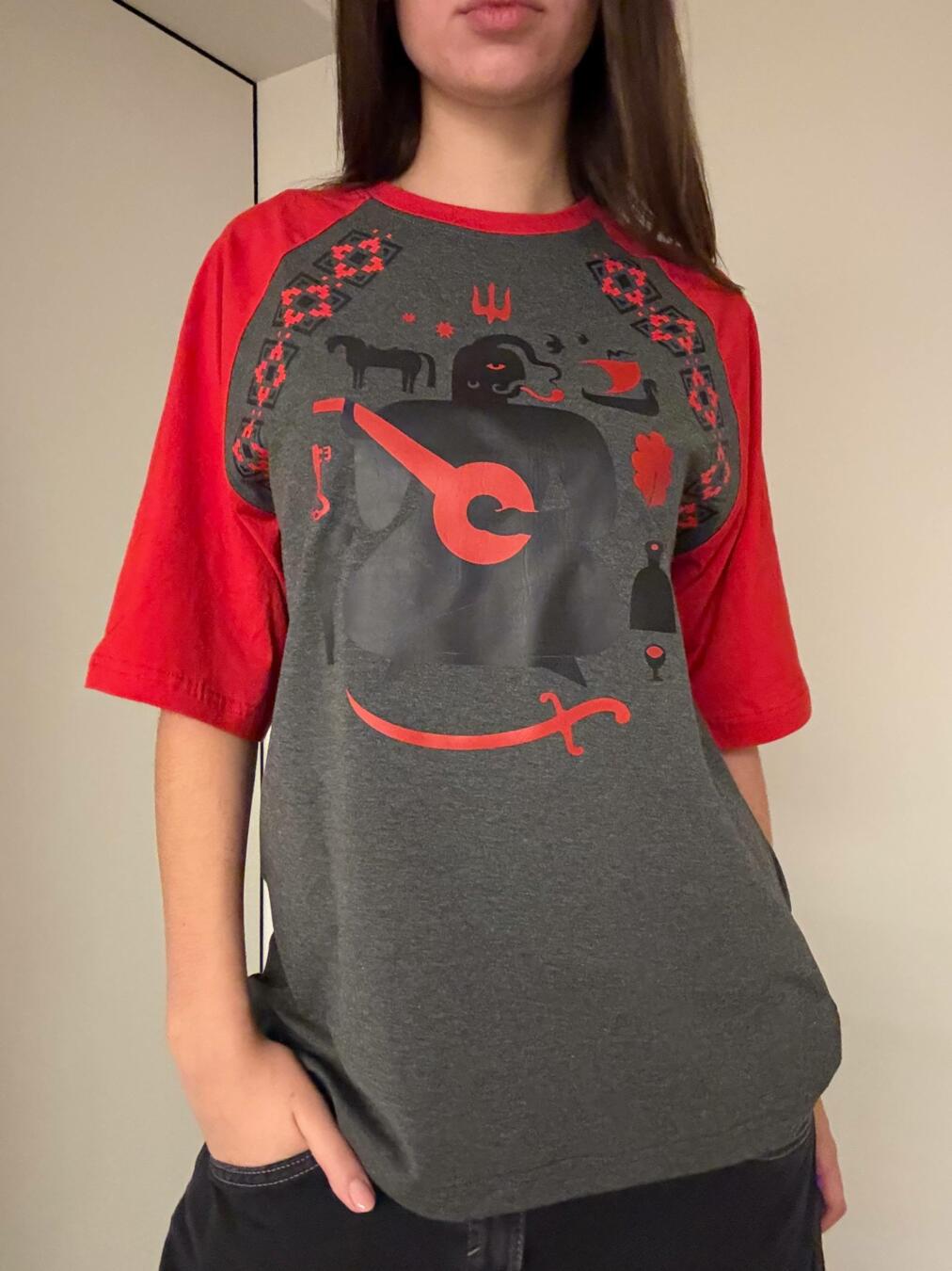 Написи на футболках