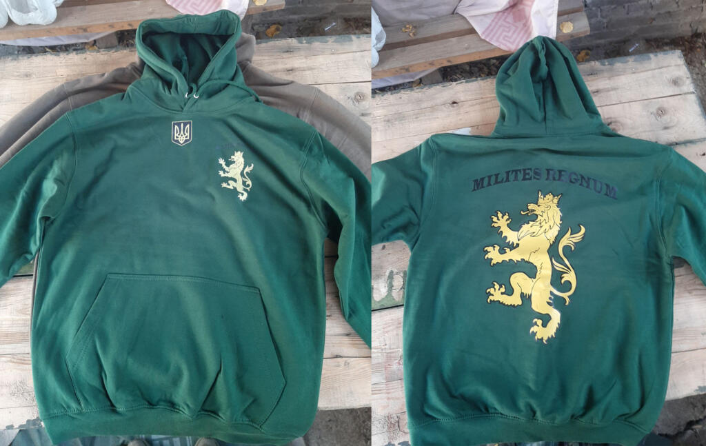 Зелені кофти з логотипом