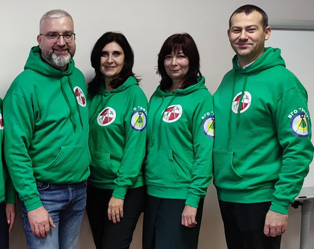 Зелене худі з принтом