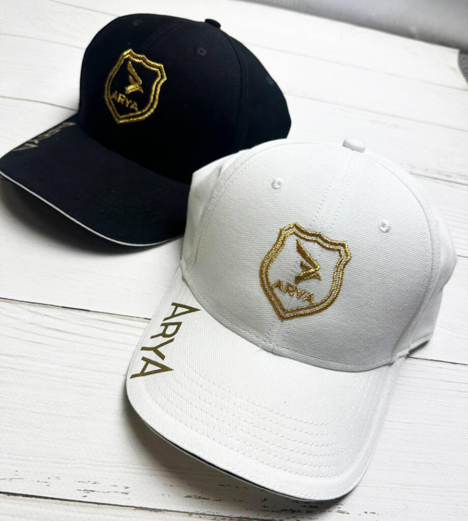 Вишивка на кепках золотом