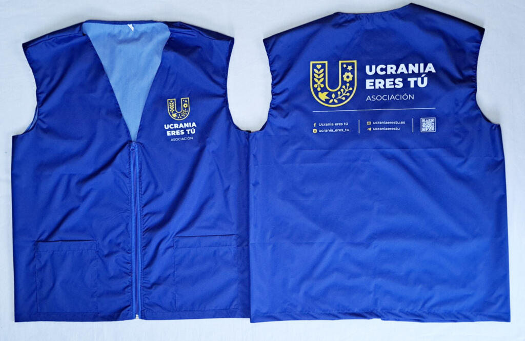 Весенние жилетки с логотипом