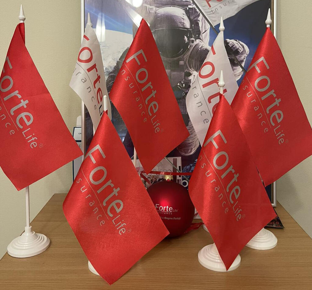 Настільні прапорці на пластикових і металевих підставках