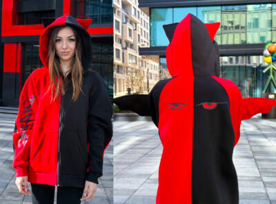 Кофти з капюшоном і логотипом