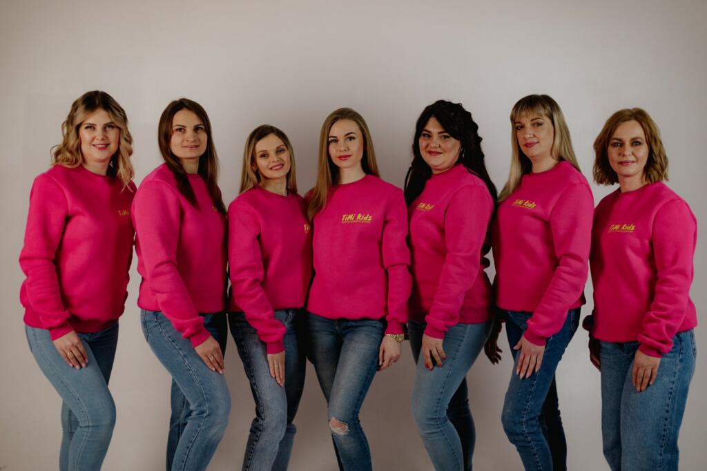 Пошиття кофт жіночих з логотипом