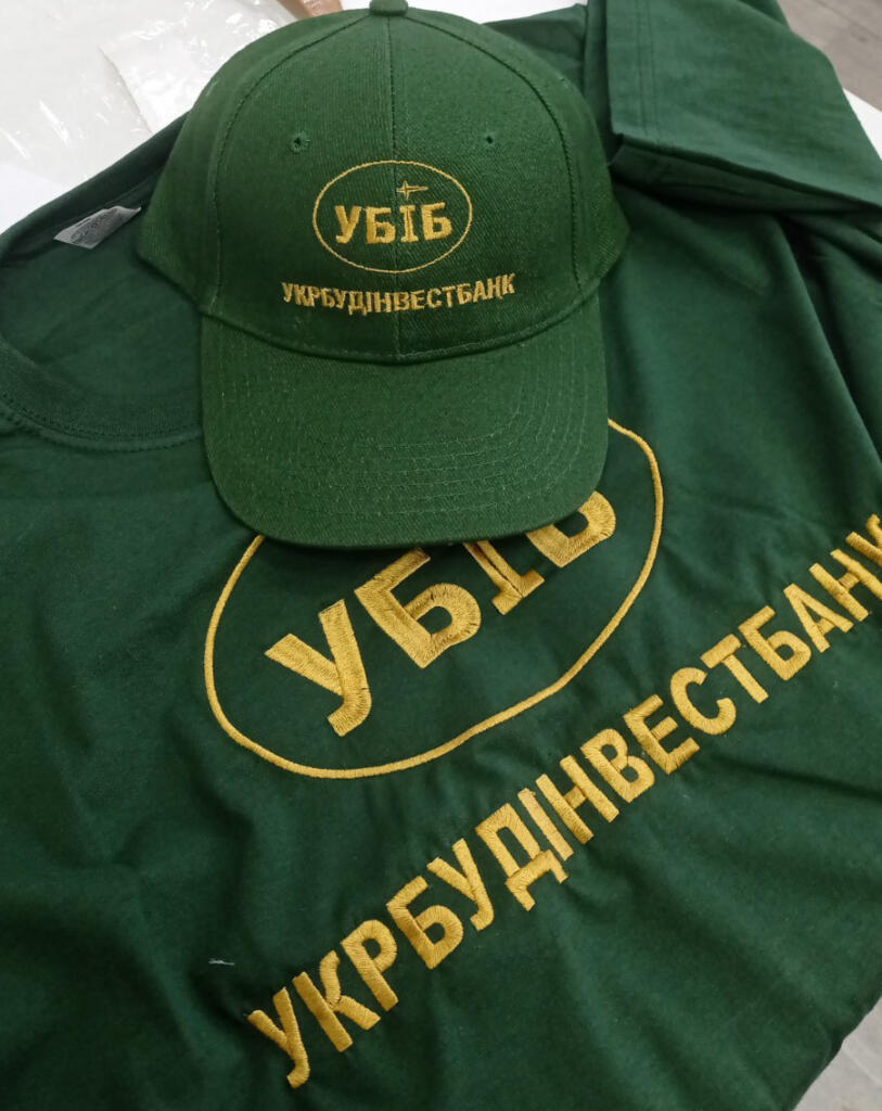 Вишивка на поло – стильне брендування з характером