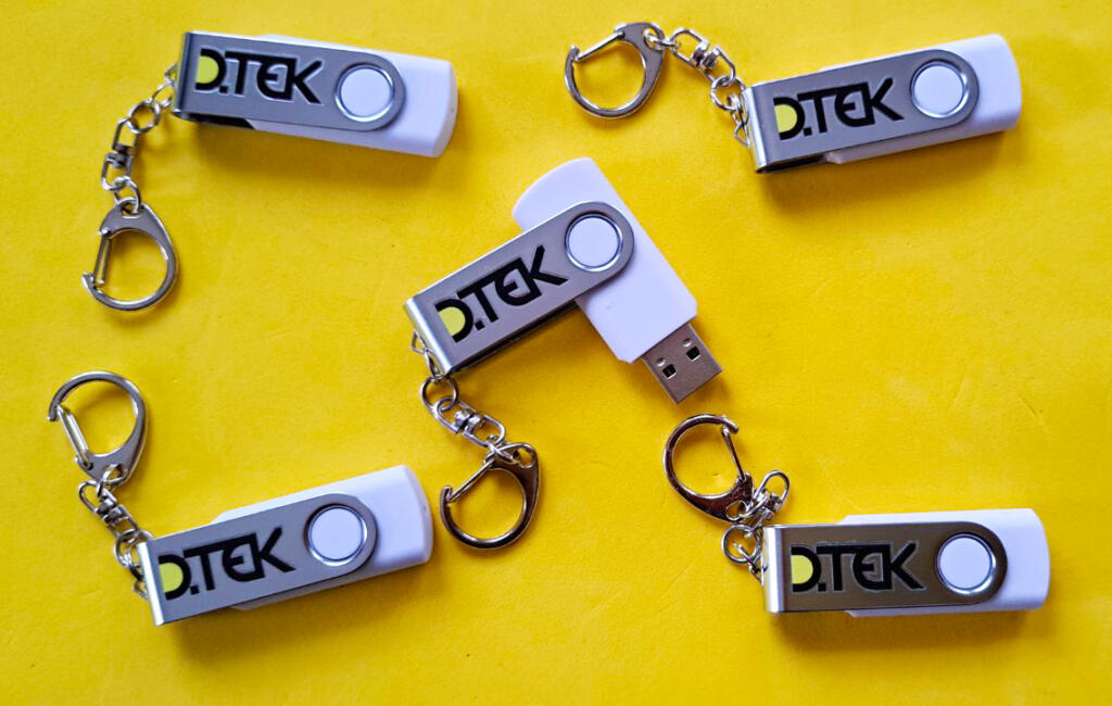 Флешки с логотипом компании