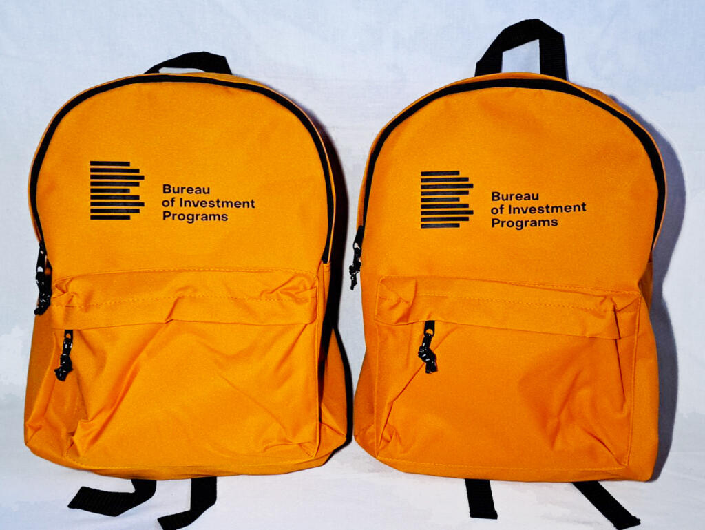 Печать на рюкзаках логотипа