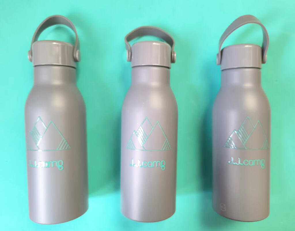 Бутылки с вашим логотипом