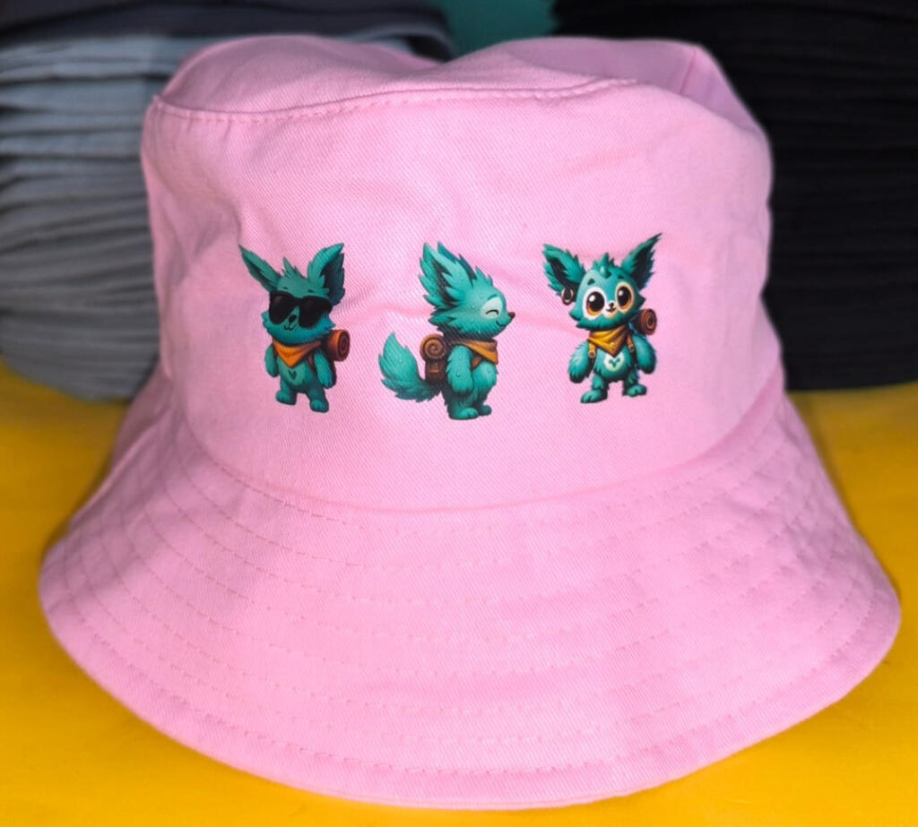 Рожеві панами з логотипом