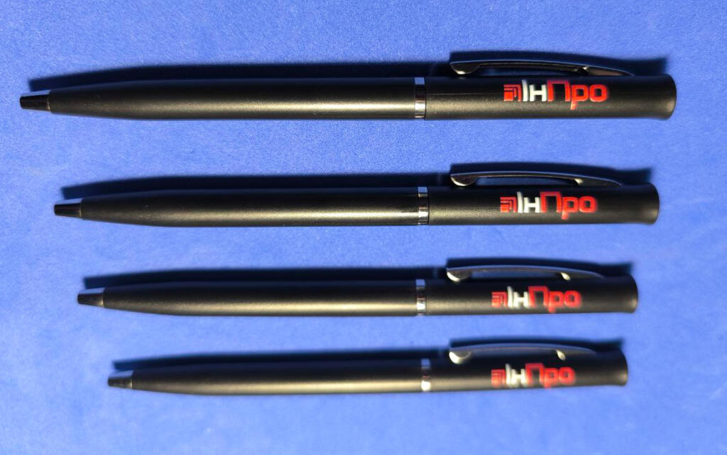 Фирменные ручки с логотипом