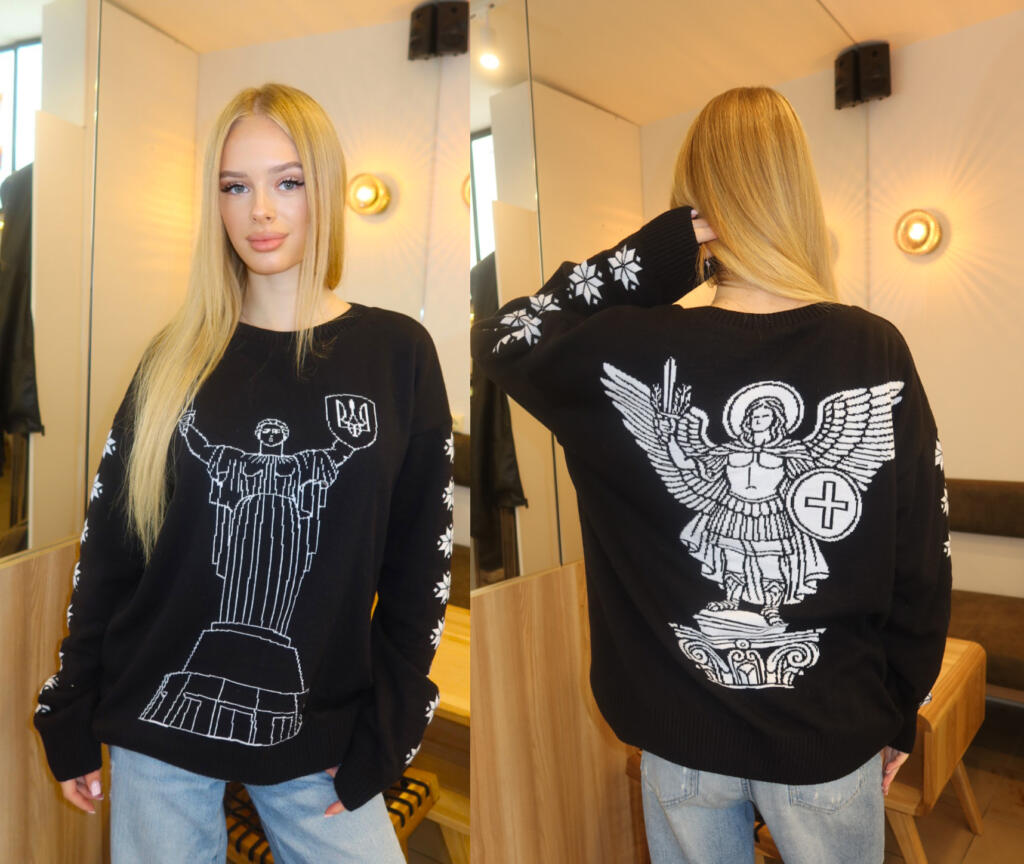 Пошив кофт, светрів, худі з емблемами