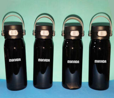 Черные бутылки с логотипо