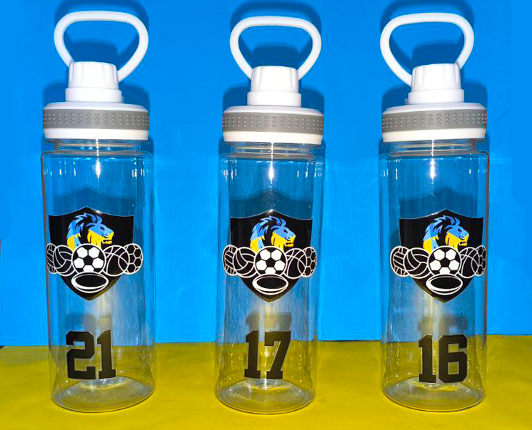 Прозрачные бутылки с номерами