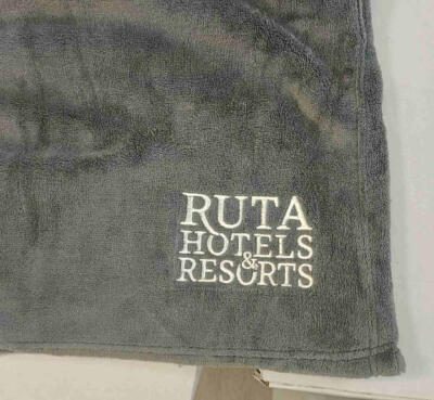 Флісові пледи з логотипом