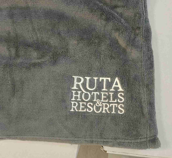 Флісові пледи з логотипом