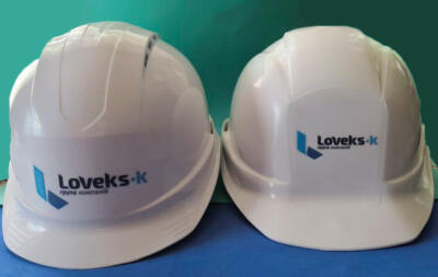Будівельні каски з логотипом