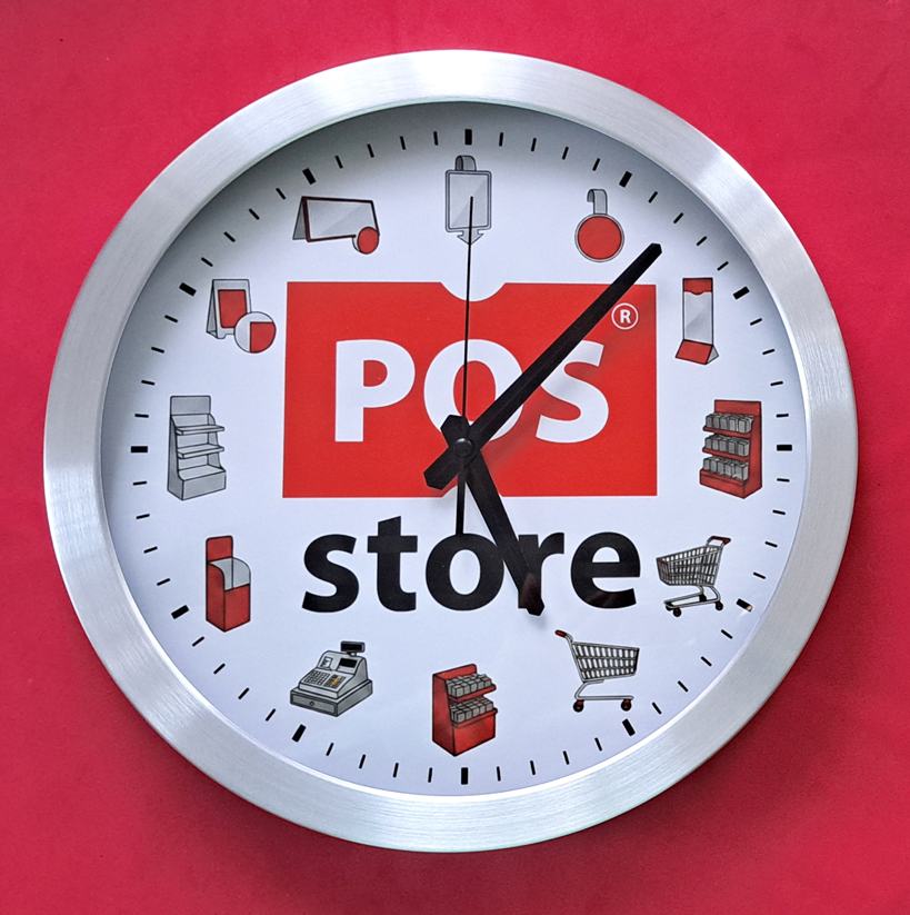 Большие часы с логотипом