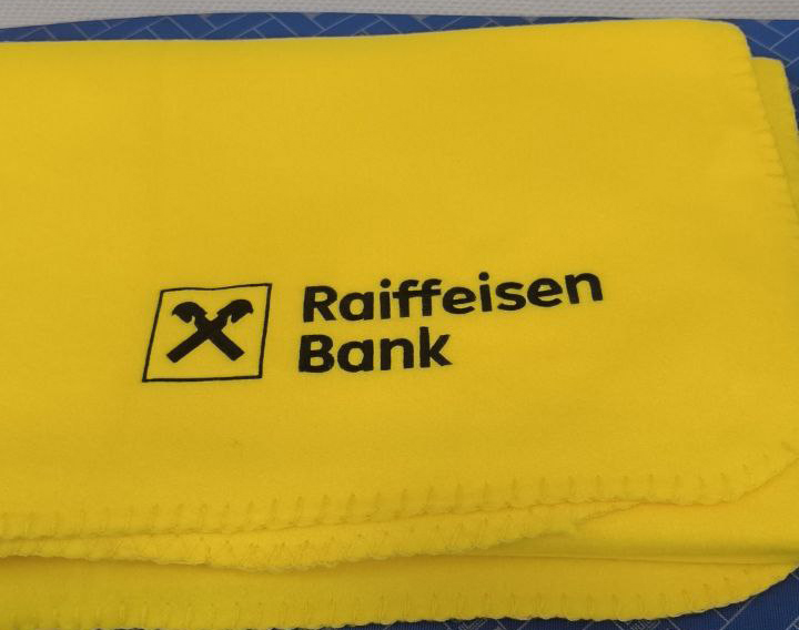 Вишивка на пледах