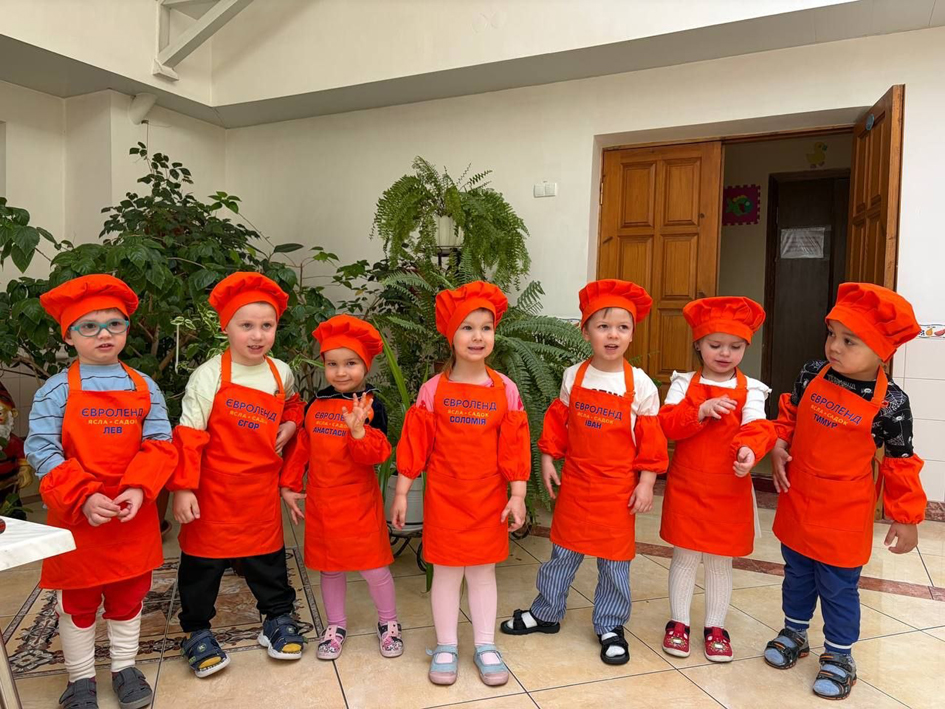 Детские фартуки, наруавники для садика